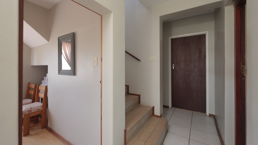 5 Bedroom Property for Sale in Struisbaai Western Cape